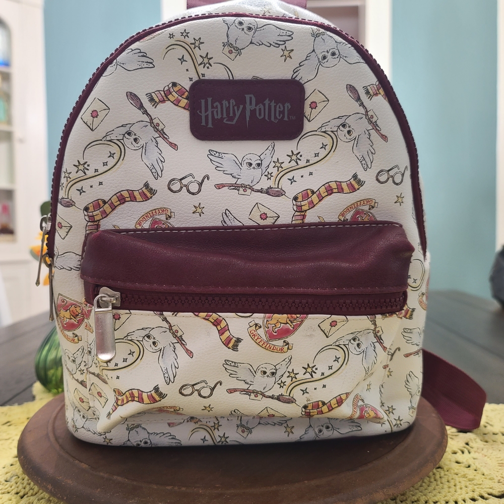 Harry Potter Hedwig Hogwarts Gryffindor Watercolor Mini Backpack Bioworld